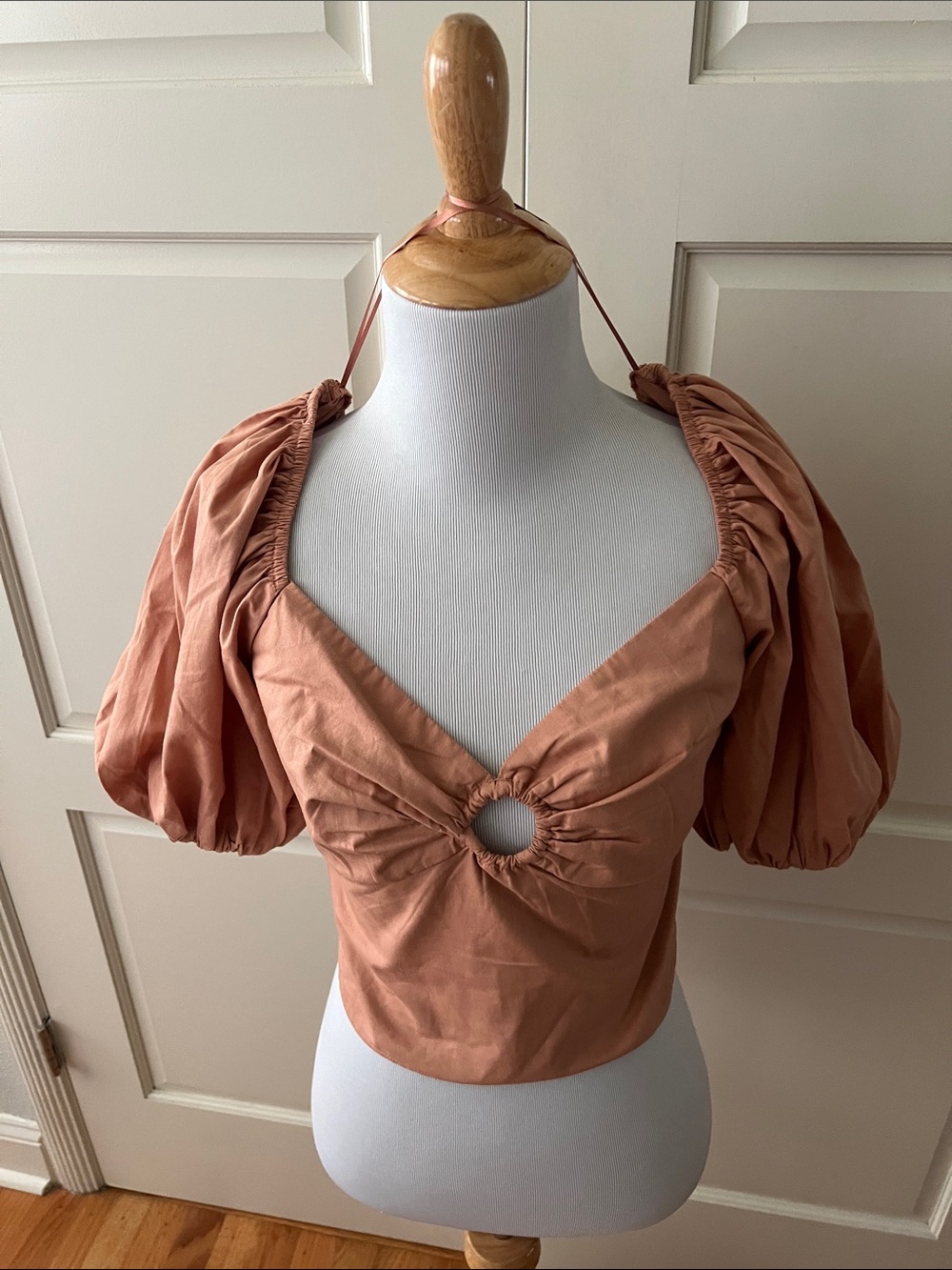 ABERCROMBIE & Fitch Blush Drama Puff Sleeve Poplin Top with O-Ring Small NWT - Picture 6 of 16